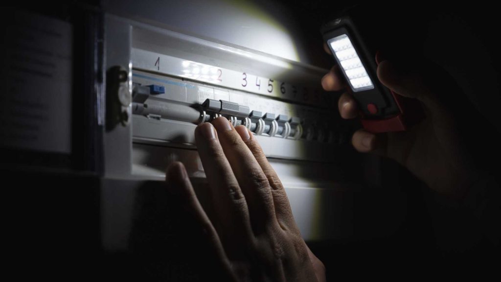 Hiring a generator during a power outage